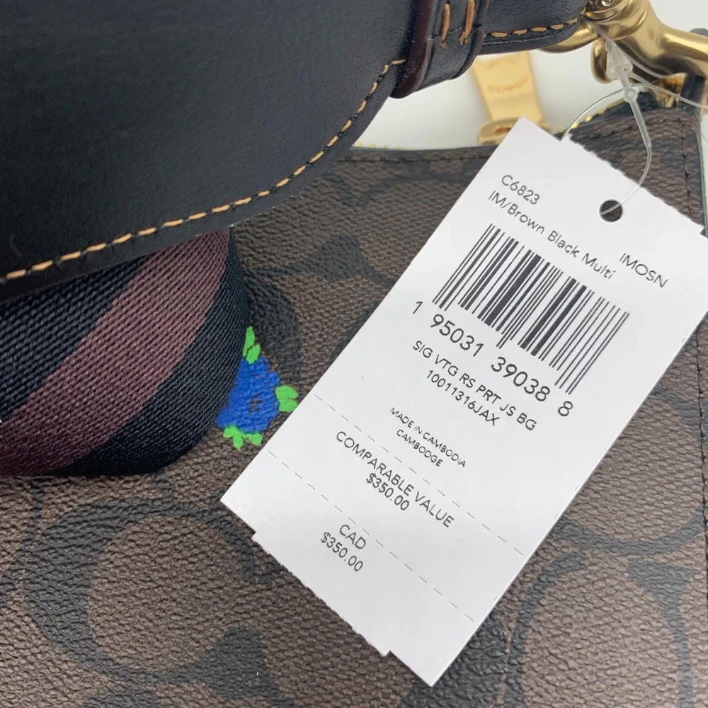 Coach
Jes Baguette In Signature Canvas With Vintage Mini Rose Print - Picture 5 of 10